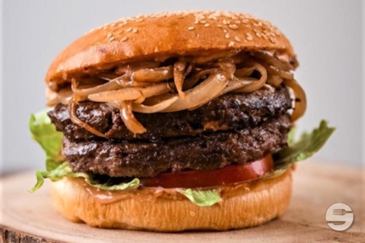 The Maxi Burger - Burgerland