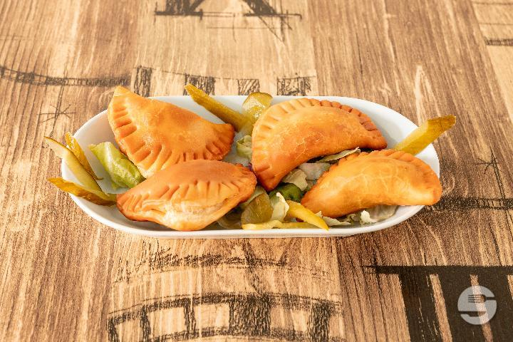 Sambousek with Fried Cheese - Fleurs de Beyrouth