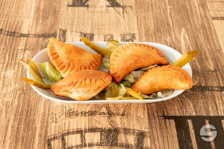 Sambousek with Fried Meat - Fleurs de Beyrouth