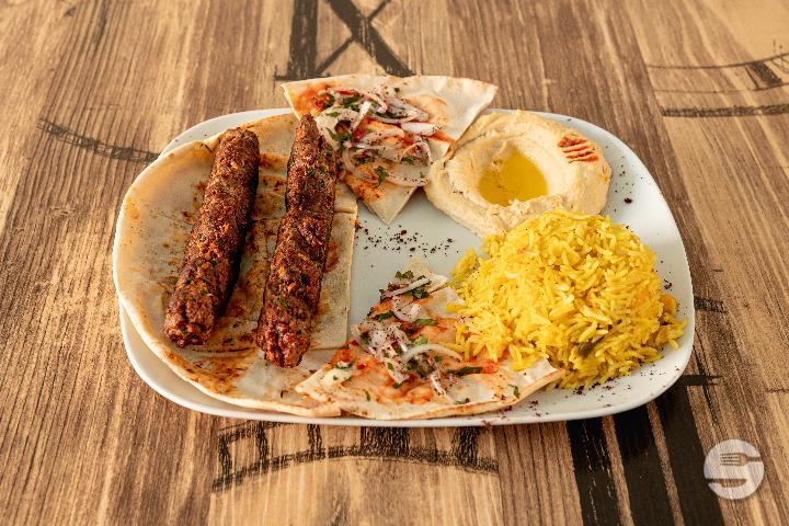 Kafta Plate - Fleurs de Beyrouth