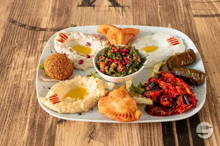 Vegetarian Plate - Fleurs de Beyrouth
