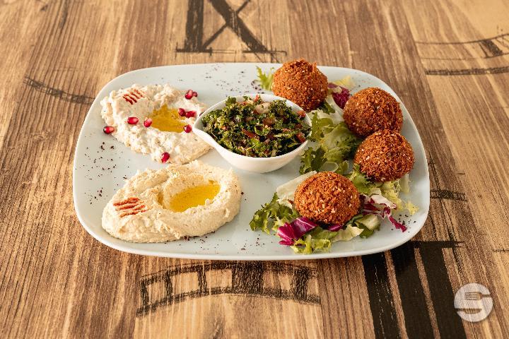 Falafel Plate - Fleurs de Beyrouth