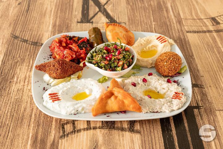 Assiette Mezzés - Fleurs de Beyrouth
