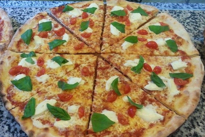 Caprese - Maxi Special - Pizza Margherita