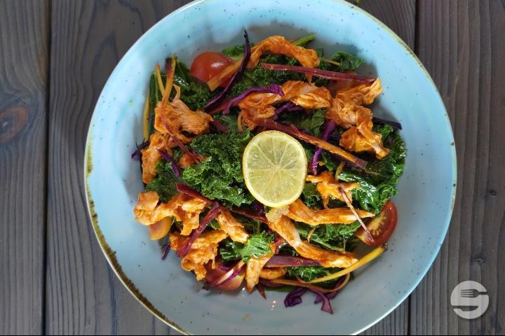 Spicy Chicken Salad - Maison Ariana
