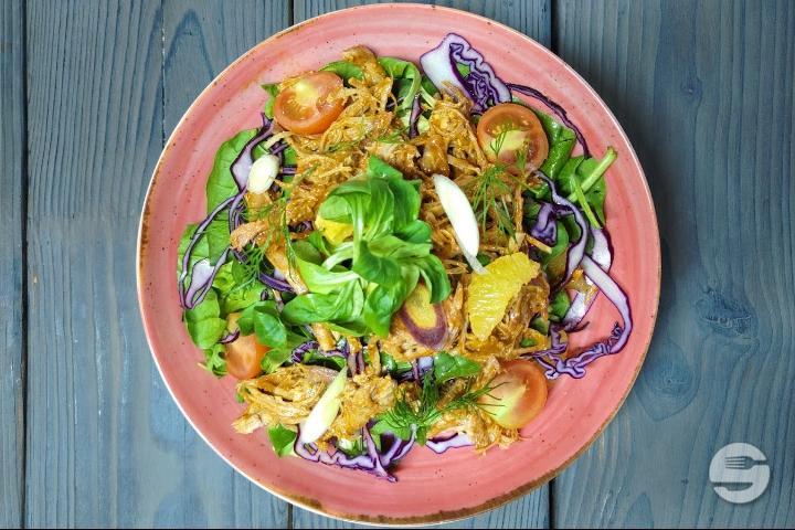 Smoky Pulled Pork Salad - Maison Ariana