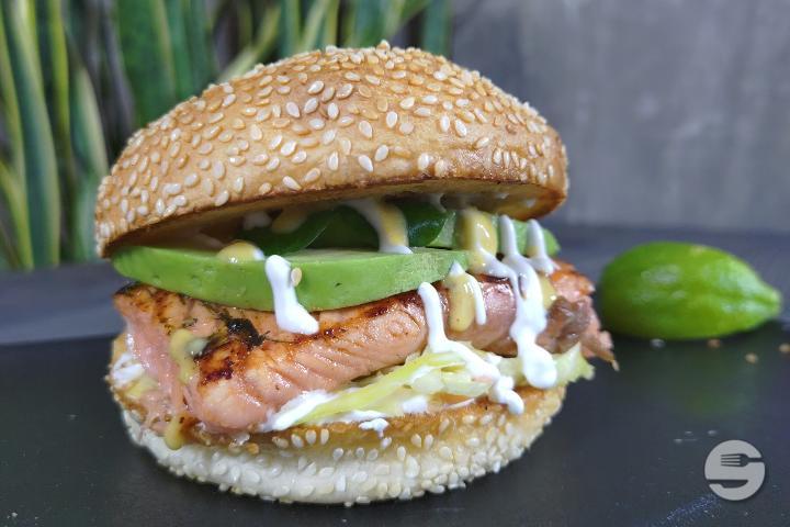 Grilled Salmon Burger - Maison Ariana