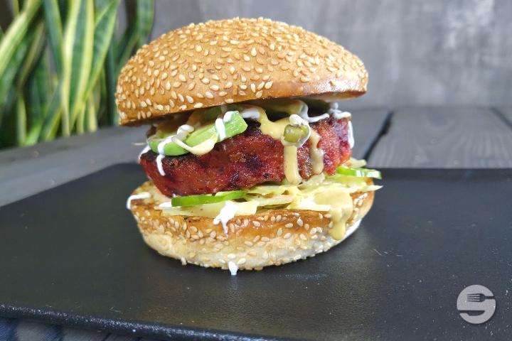 Homemade Veggie Burger - Maison Ariana