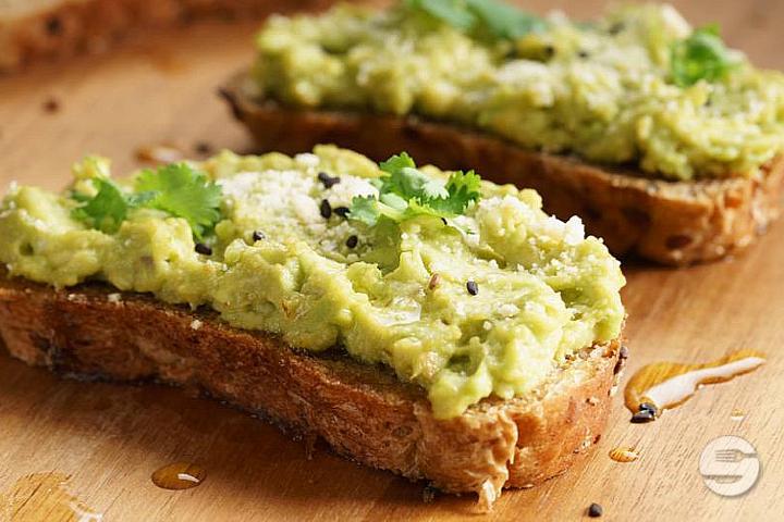 Avocado Toast - Faubourg Du Temple