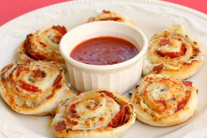 Stuffed Pizza Bread Roll - Loki Food Winterthur