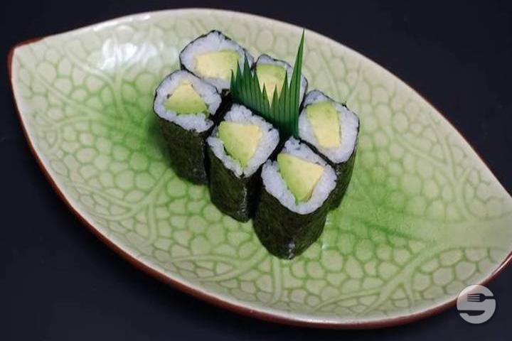 33. Avocado Maki - Yummy Sushi