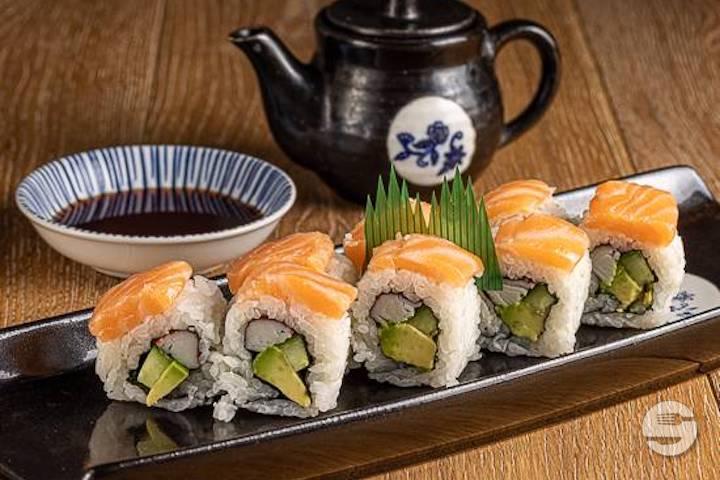 44. Royal Salmon Roll - Yummy Sushi