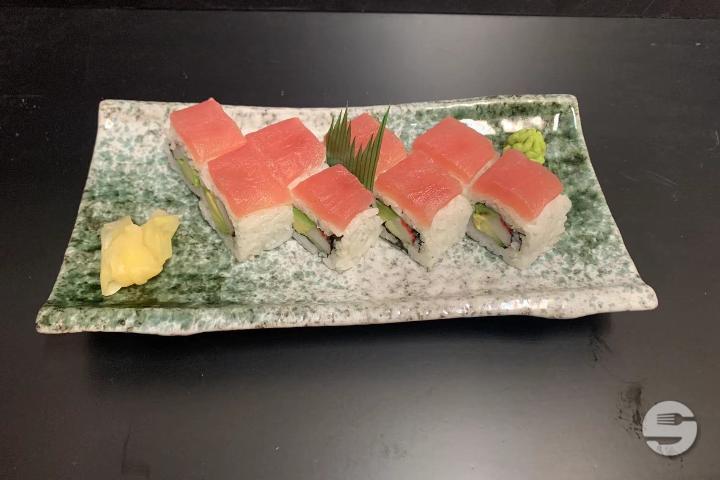 45. Royal Tuna Roll - Yummy Sushi