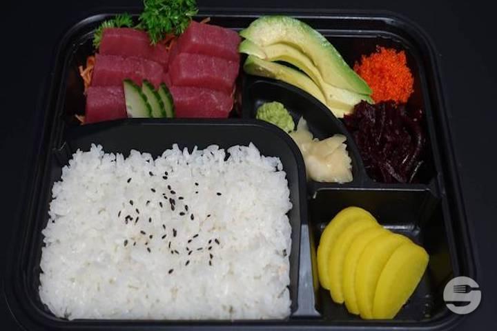 102. Tuna Chirashi - Yummy Sushi