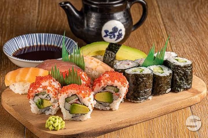 801. Tray 1 - Yummy Sushi