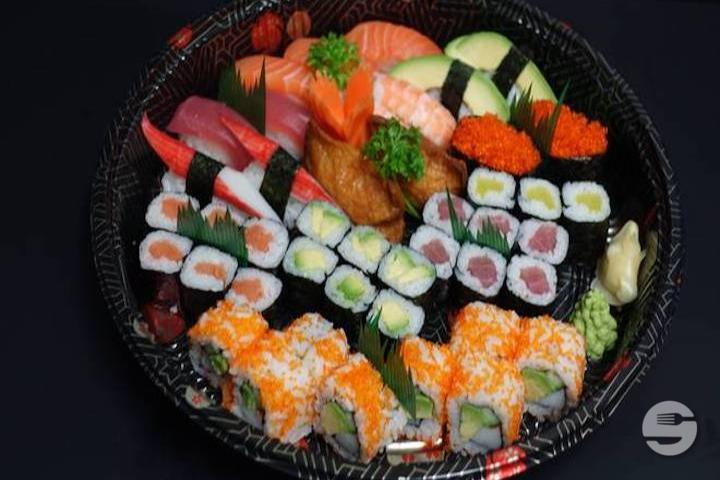868. Large Yummy Platter - Yummy Sushi