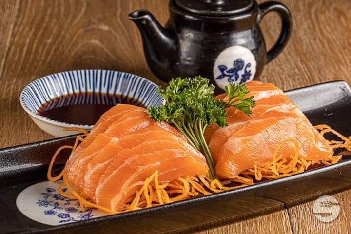 81. Sashimi Salmon - Yummy Sushi