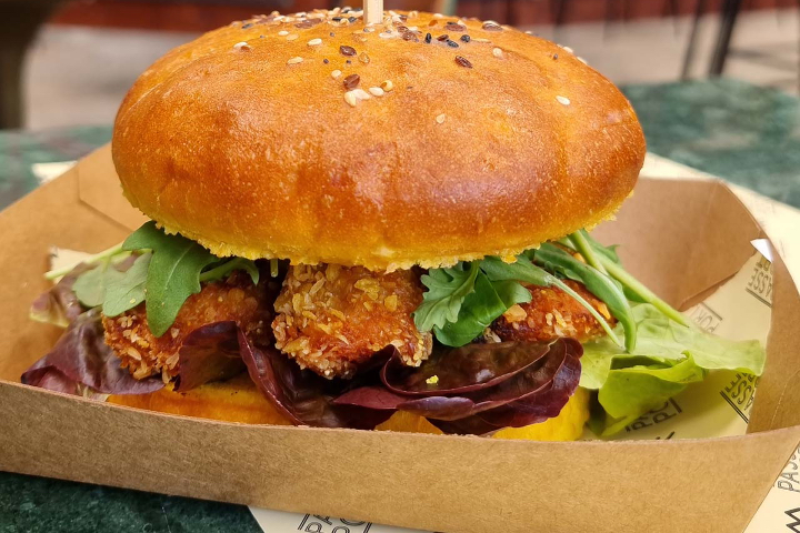 Mama's Chicken Burger - Le Passeport