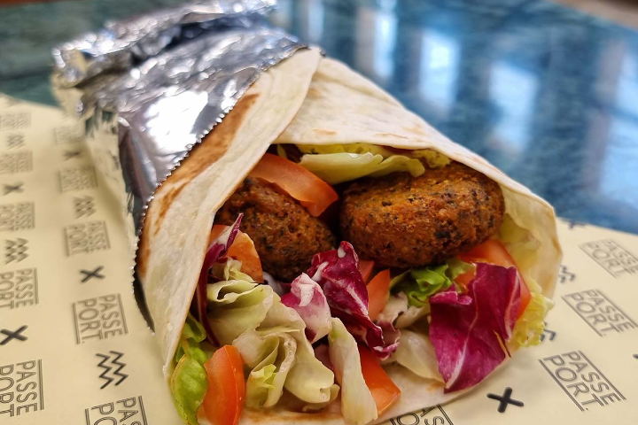 Falafel Wrap - Le Passeport