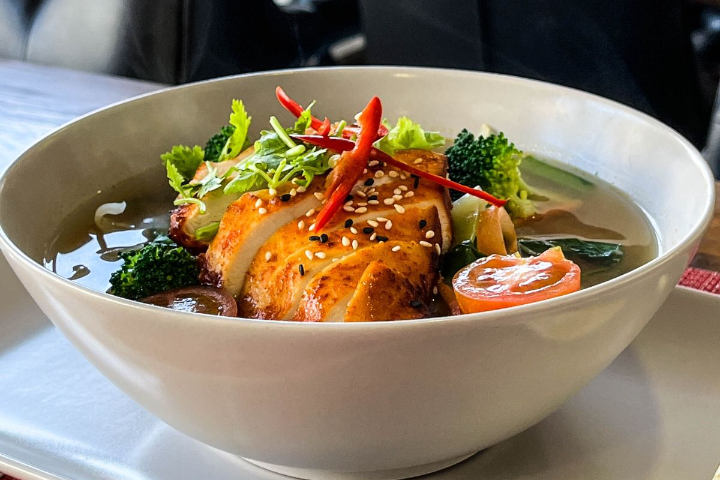 Miso Suppe mit Udon Nudel Pouletbrust - Asian Wok