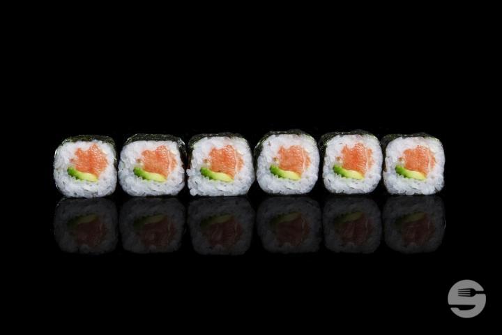 Maki Sake-Avocado - SushiZen