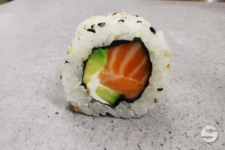 Philadelphia Roll - Ronin Sushi & Japanese Cuisine
