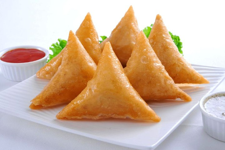 Chicken and Vegetable Samosa - Kebab& Tacos - Galleria del Gusto