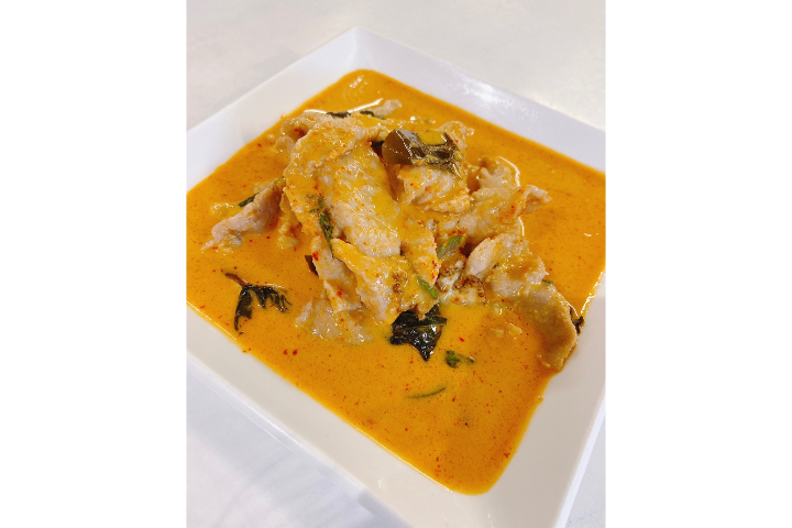 243. Pork with Red Curry - Hong Sheng Thaï