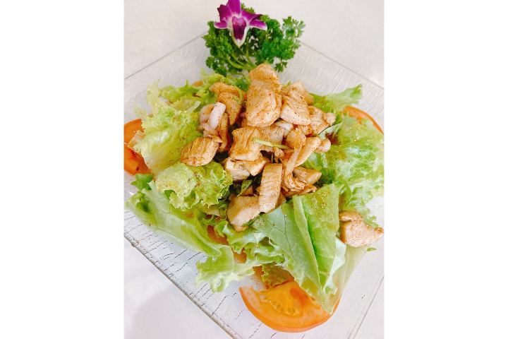 205. Hot Thai Chicken Salad - Hong Sheng Thaï