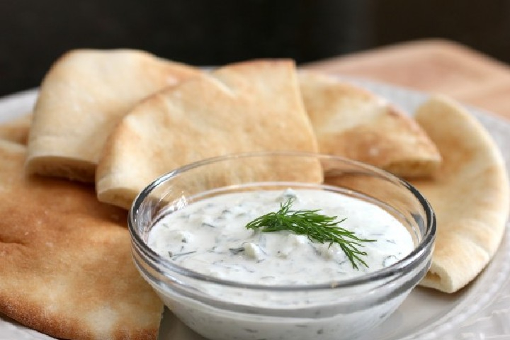 Tzatziki with Pita Bread - Acropolis