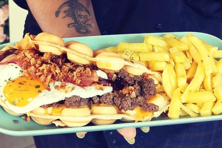 Bubble Waffle Burger - The Circus