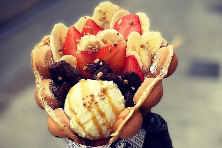 Exotic Sweet Bubble Waffle - The Circus