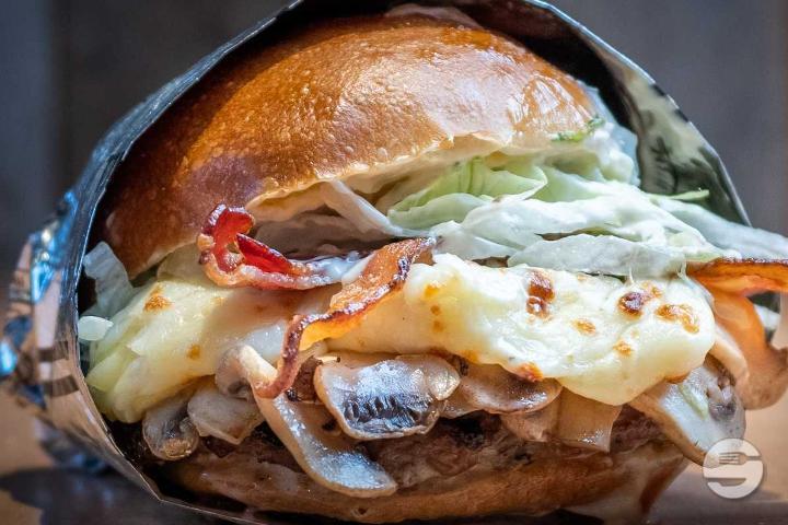 Swiss Cheese avec Frites - Best of America