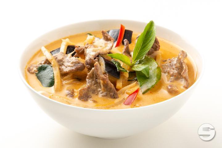 205. Red Curry with Beef - Saveurs d'Ailleurs