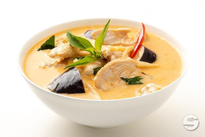 207. Red Curry with Chicken - Saveurs d'Ailleurs