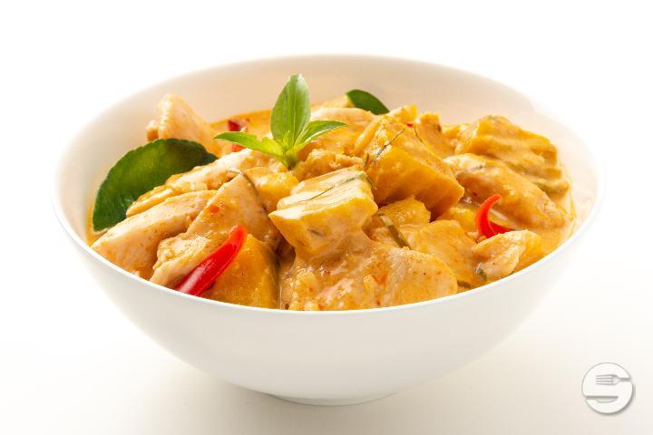 210. Chicken in a Red Curry Sauce with Thai Pumpkin - Saveurs d'Ailleurs