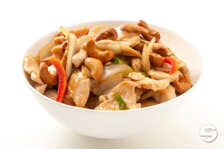 244. Pan Fried Chicken with Cashew Nuts - Saveurs d'Ailleurs