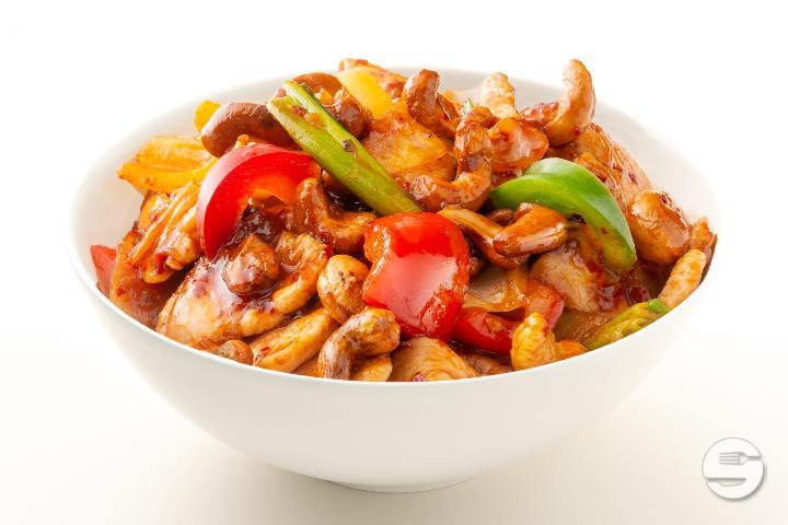 245. Chef’s Special Pan Fried Chicken with Cashew Nuts - Saveurs d'Ailleurs