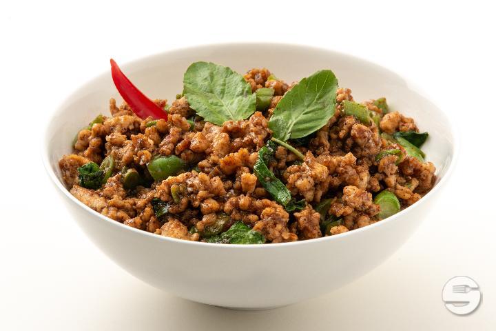 246. Minced Chicken with Thai Basilic - Saveurs d'Ailleurs