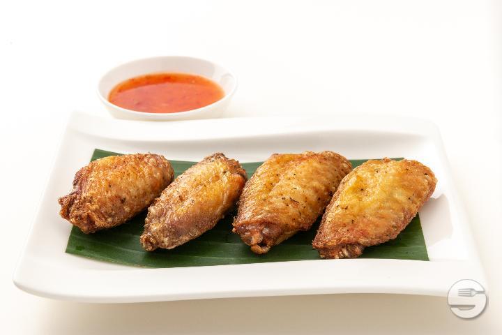 111. 4 Chicken Wings with Sweet & Sour Sauce - Saveurs d'Ailleurs