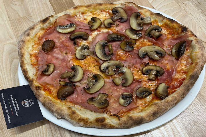 Prosciutto e Funghi - L'Angolo Della Pizza