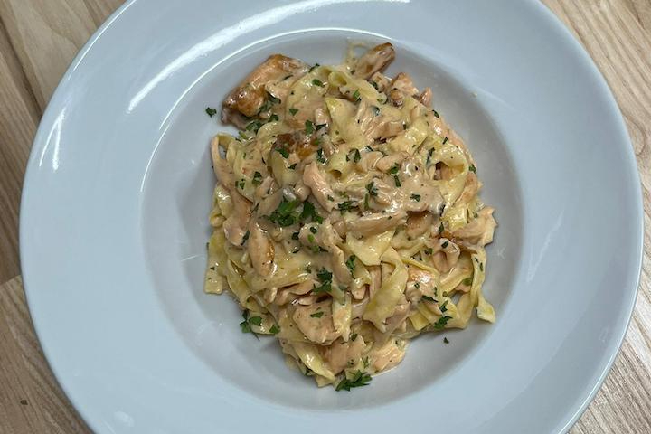 Tagliatelle Salmone - L'Angolo Della Pizza
