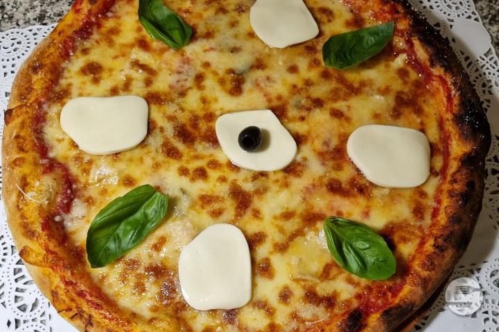 Four Cheeses - Pizzeria Napoletana