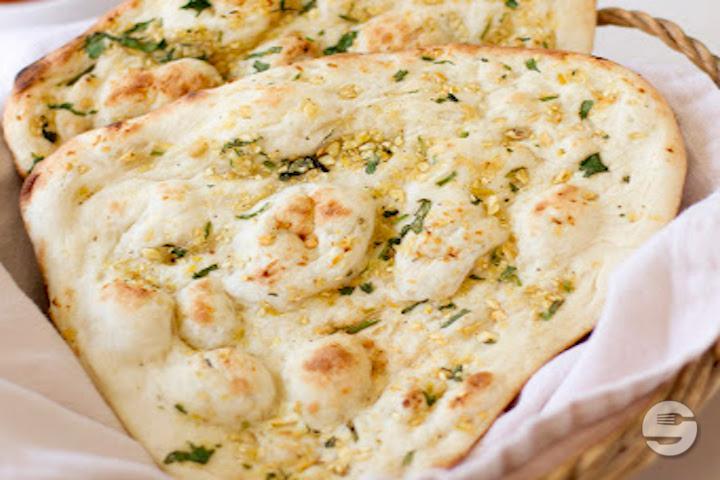 Cheese Naan Brot - Desi Kitchen