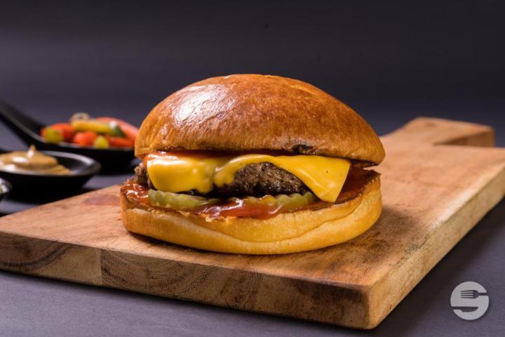 The Cheese Burger - Burger Times