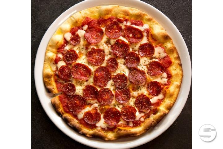 Pizza Hot Salame - Roseto