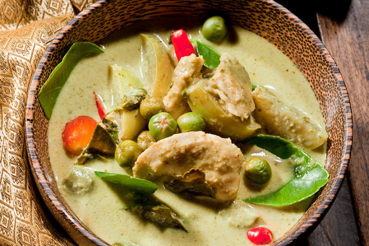 Grünes Curry mit Poulet (scharf) - Emelies Kitchen