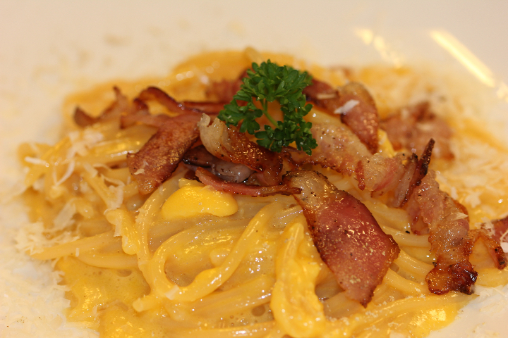 Pasta Panna e Prossciutto - TaBaAz