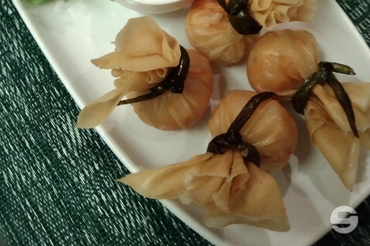 Deep-Fried Shrimps and Chicken Dumplings - Thaï Artisans