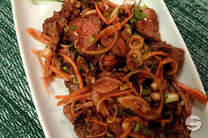 Spicy Beef Salad - Thaï Artisans